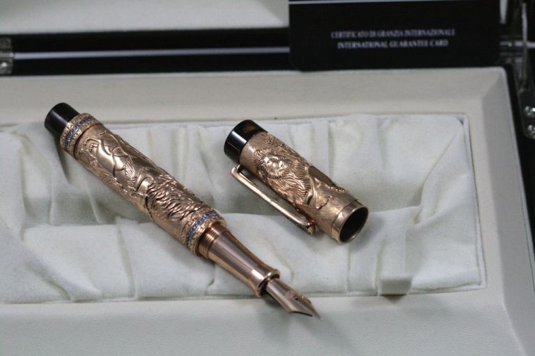 FOUNTAINPEN  Urso Luxury "The Lion King " STERLING SILVER ROSE' AND BLUE SAPPHIRES L.E.100 pcs