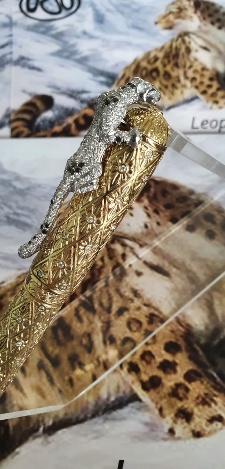 ROLLER BALL  LEOPARD  IN YELLOW SOLID GOLD 18KT AND DIAMONDS